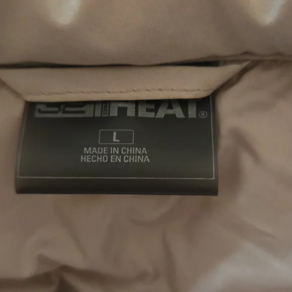 32 HEAT ~ Women's Cream Puffer Jacket - Picture 3 of 3